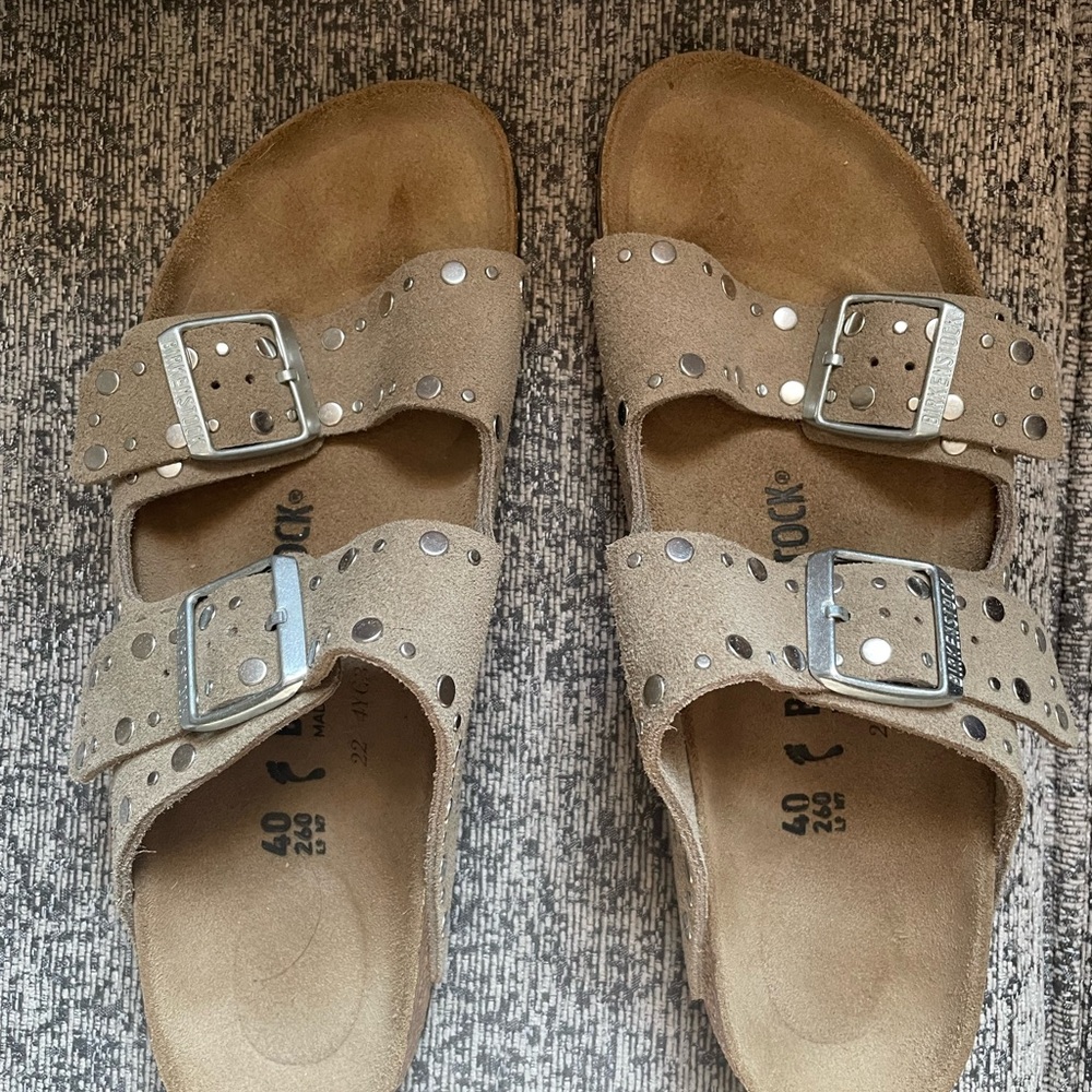 Birkenstock Arizona Rivet Sandals Taupe Size 40 (US 9-9.5)